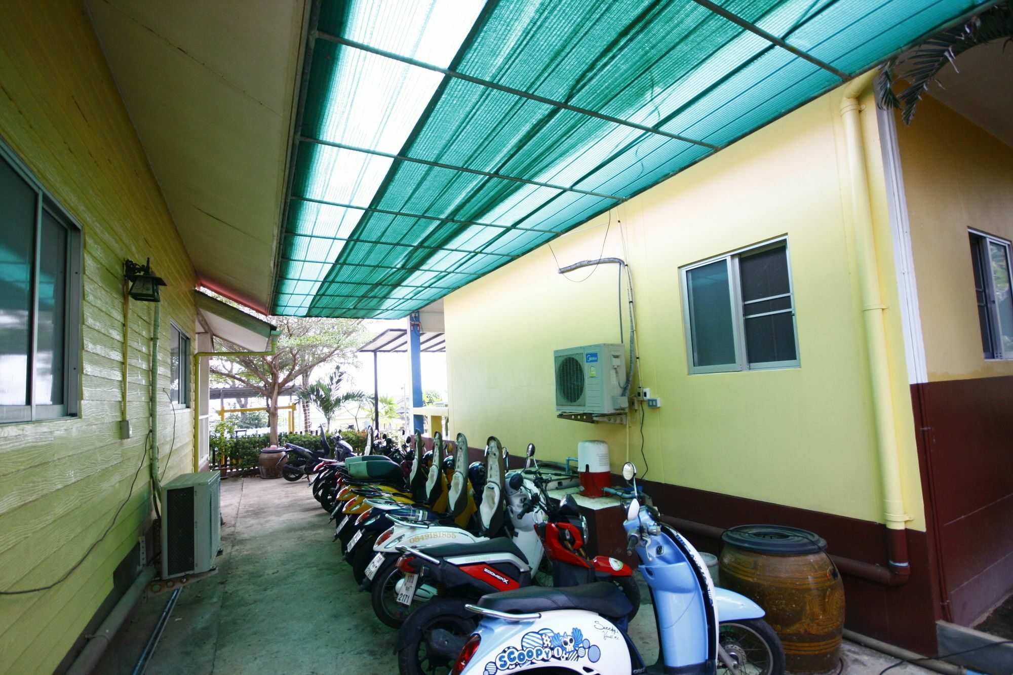 Insook Ko Larn Resort Exterior photo